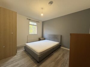 Manton, Room 2, Bretton, PE3