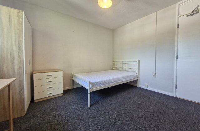 32 Oxclose, Room 6, Bretton, Peterborough, PE3