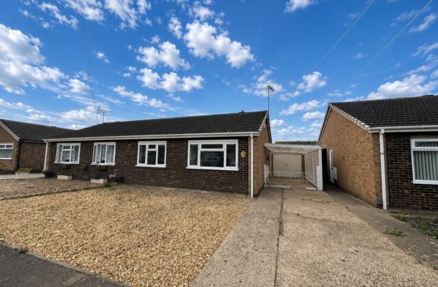 Curlew Close, Peterborough